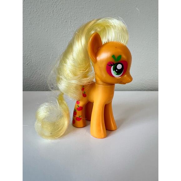 My Little Pony Friendship Magic Cutie Mark Magic Applejack Figure 2010 Brushable - Picture 3 of 7
